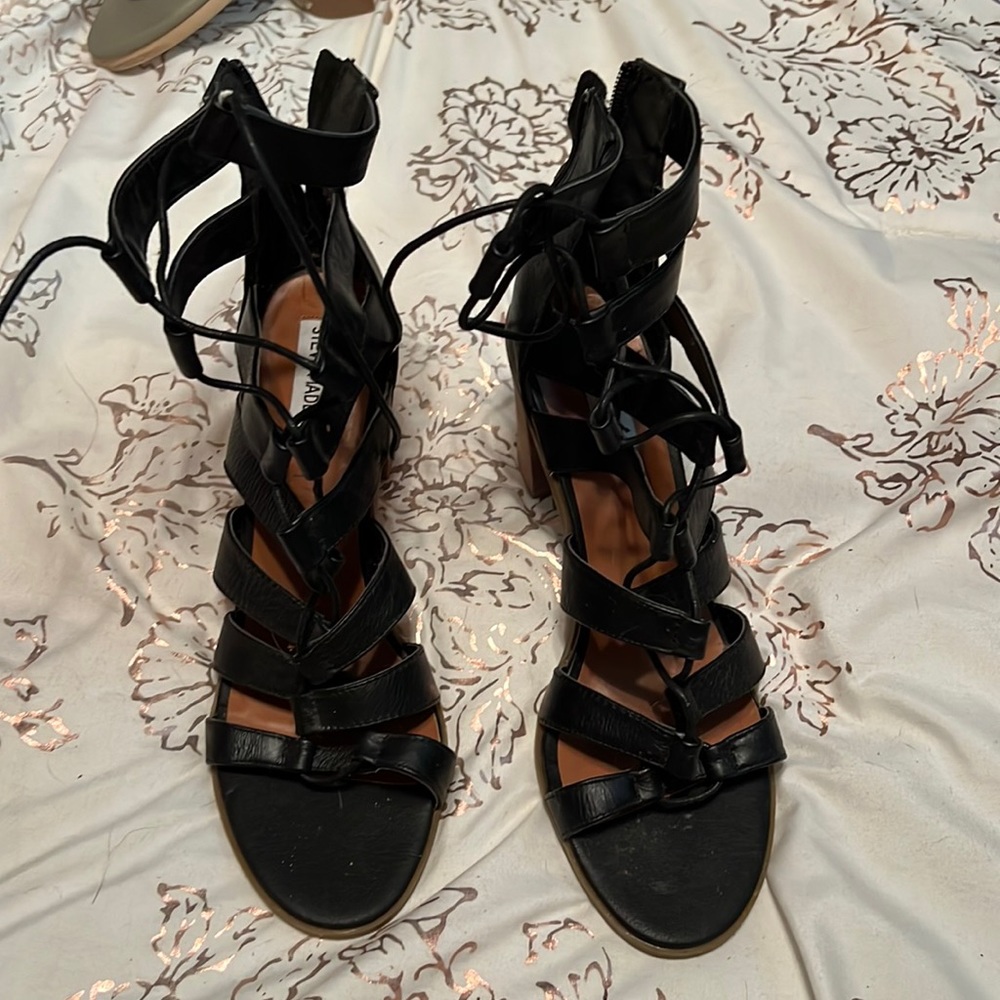 NWOT Steve Madden sandals